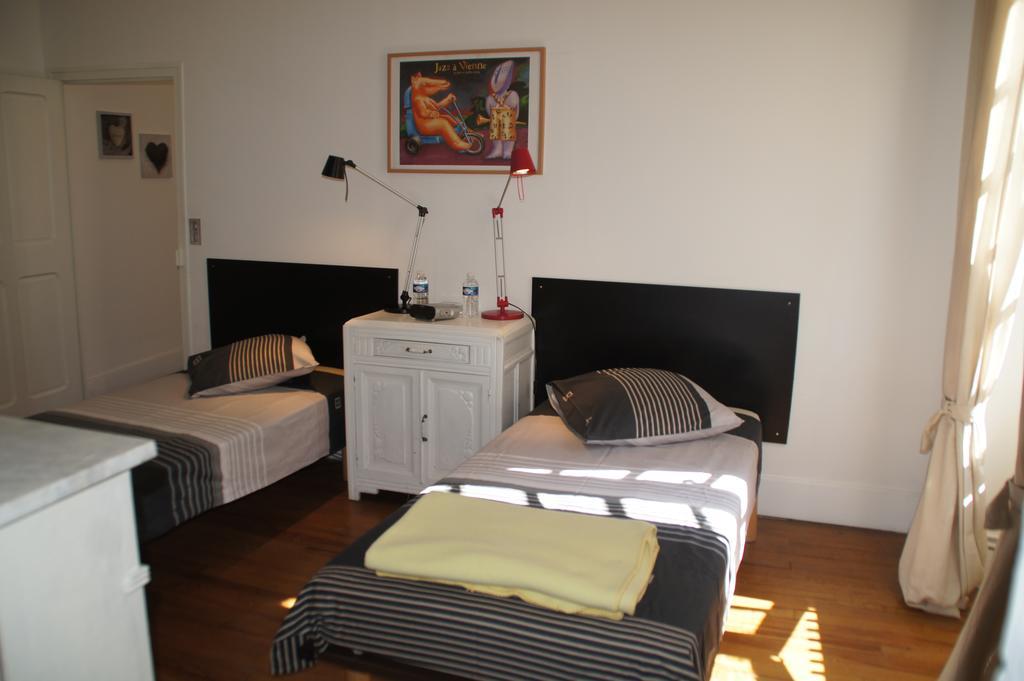 Ferienwohnung Le Charles IX Roussillon  Exterior foto